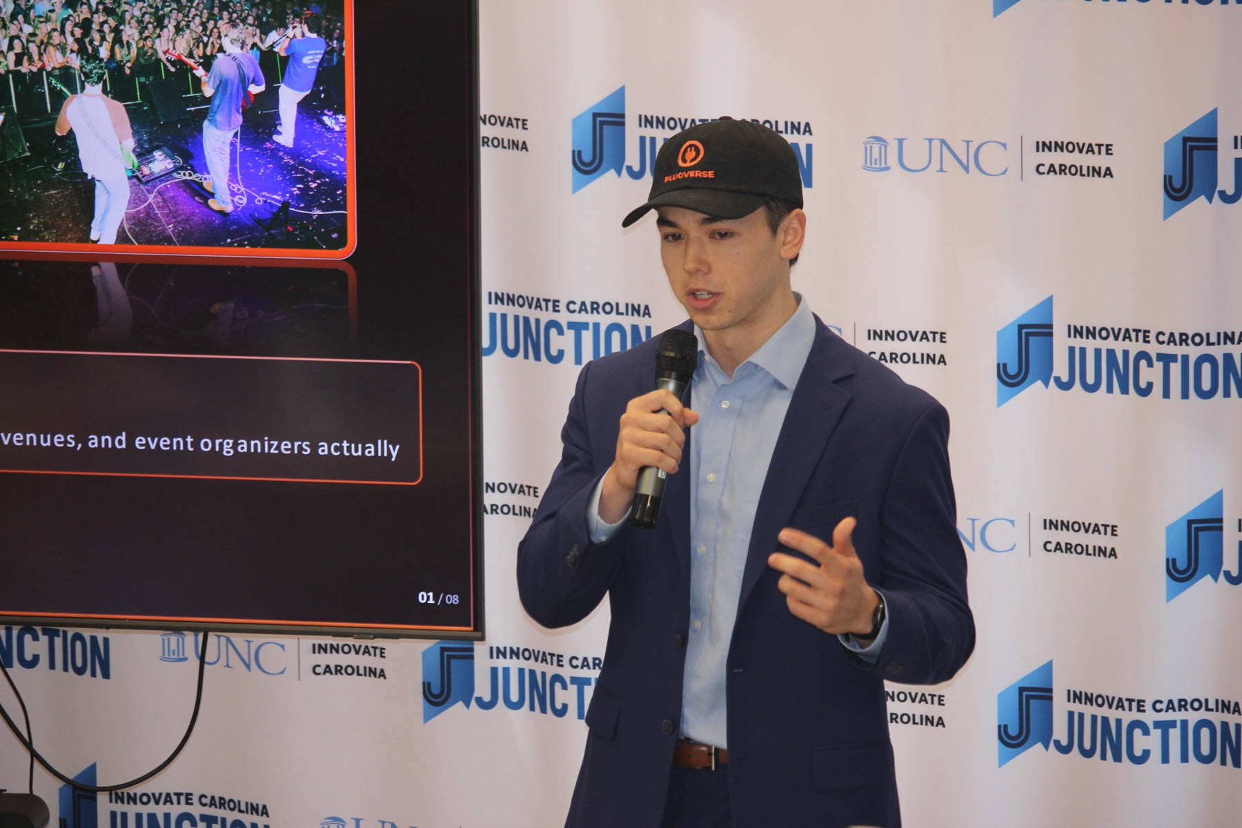 Cooper pitching Plugverse at Innovate Carolina